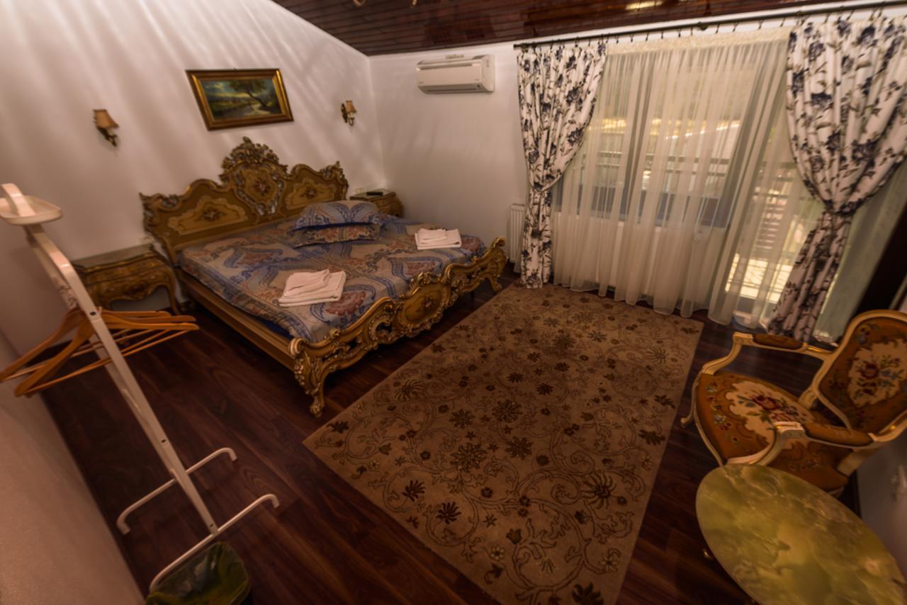 Отель Casa Andrei Оршова Экстерьер фото