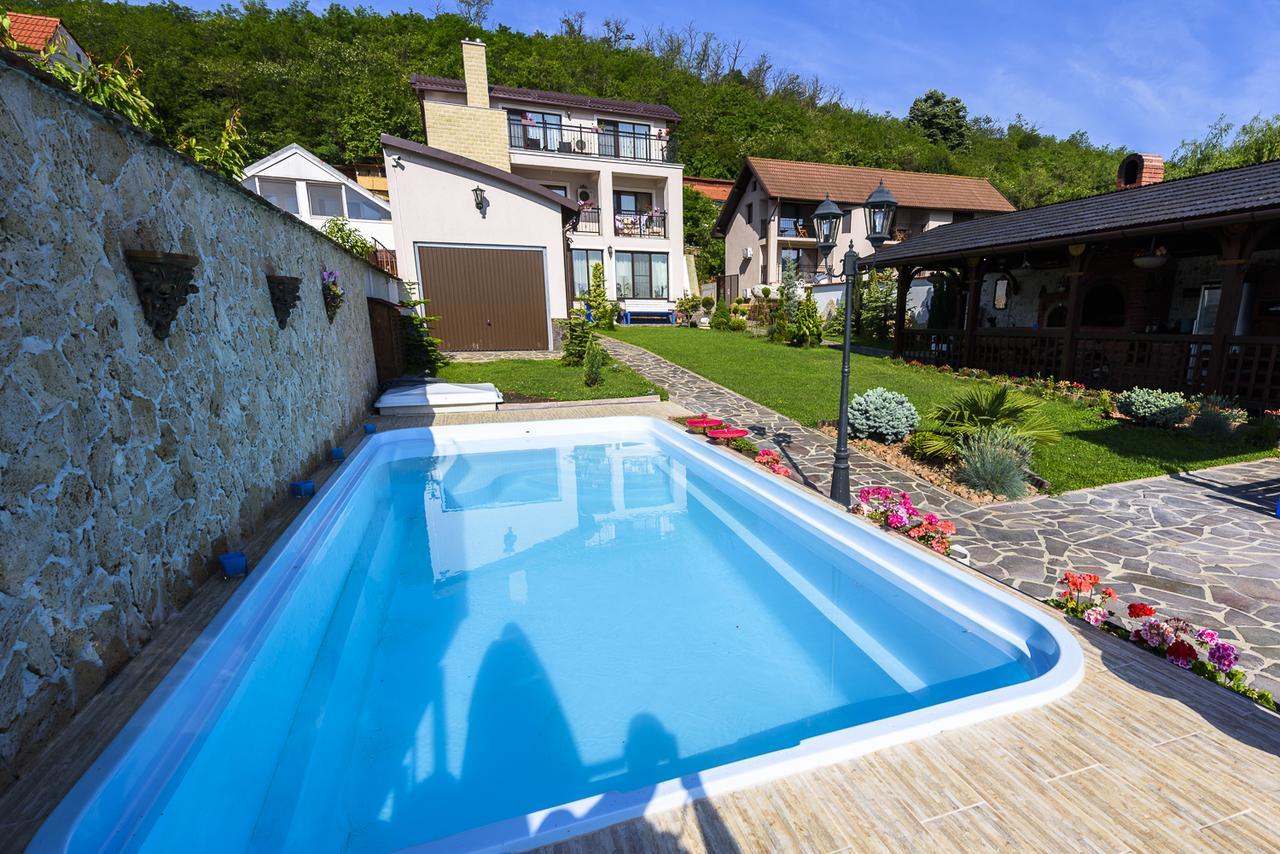 Отель Casa Andrei Оршова Экстерьер фото