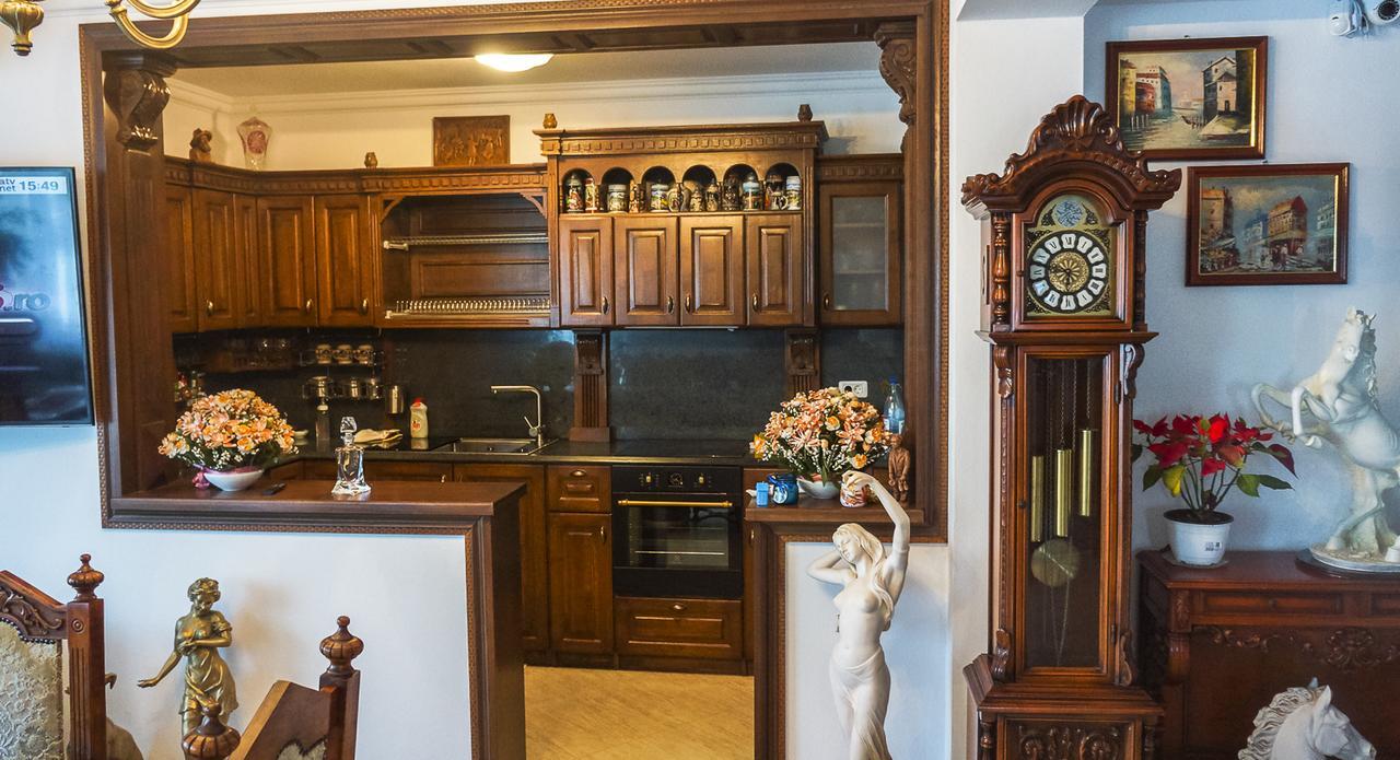 Отель Casa Andrei Оршова Экстерьер фото