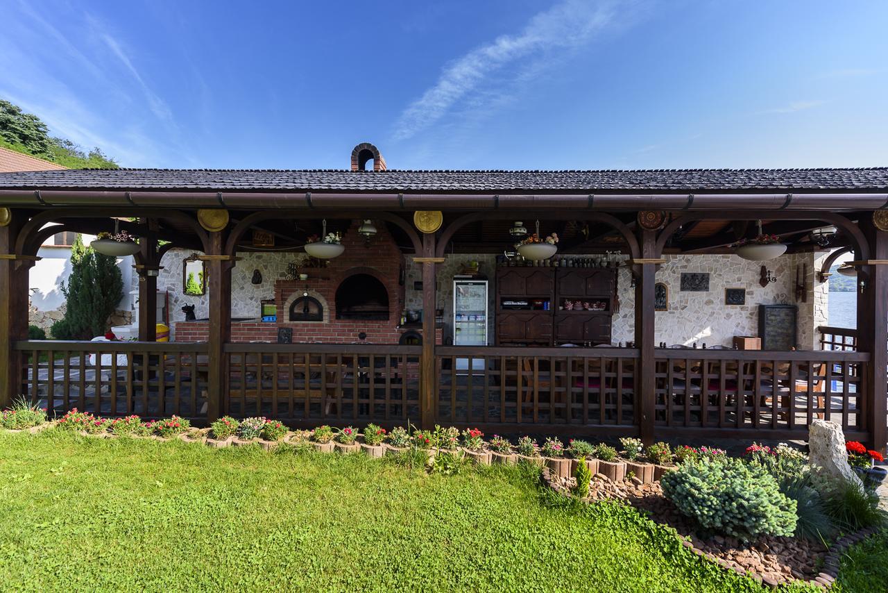 Отель Casa Andrei Оршова Экстерьер фото