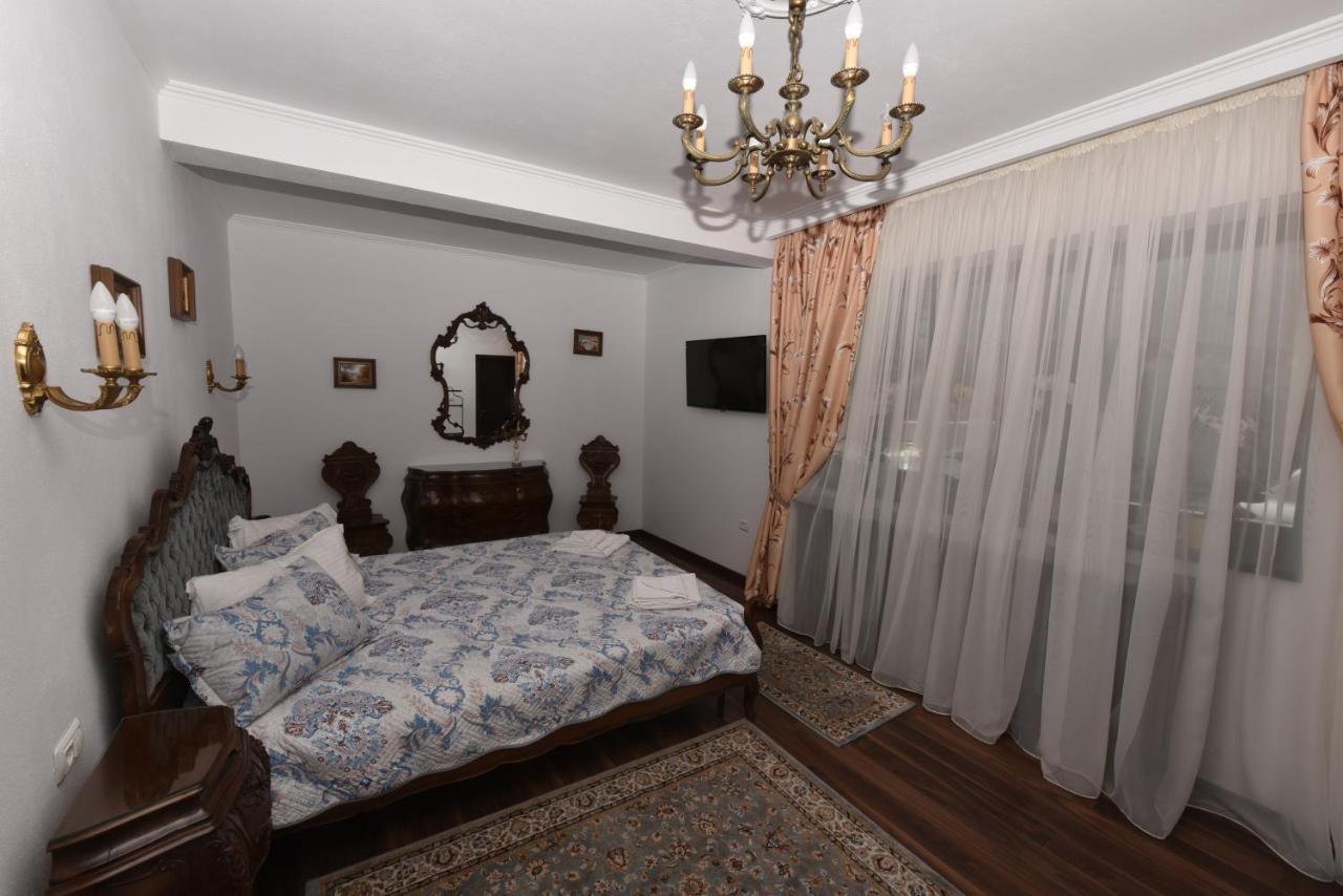 Отель Casa Andrei Оршова Экстерьер фото