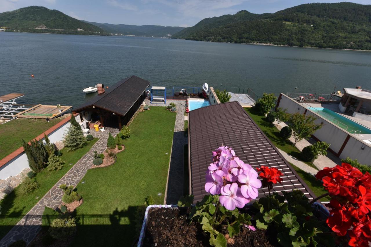 Отель Casa Andrei Оршова Экстерьер фото