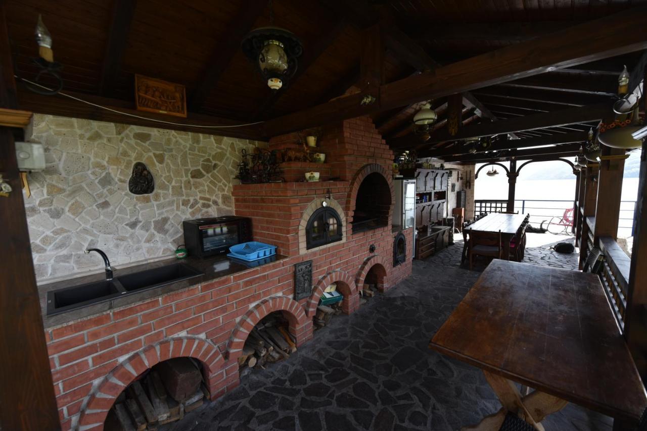 Отель Casa Andrei Оршова Экстерьер фото